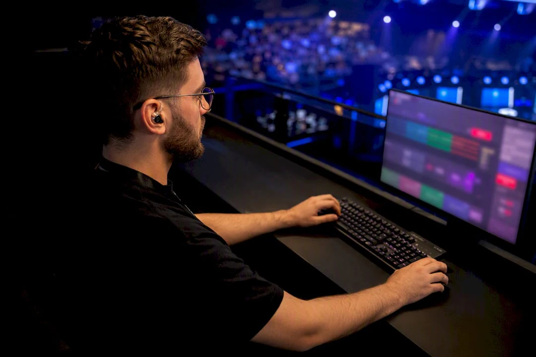 Sito team e-sport: le pagine e l'hosting che servono davvero